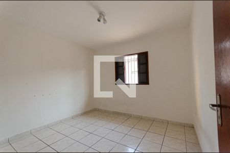 Quarto 1 de casa para alugar com 2 quartos, 150m² em Vila Zat, São Paulo