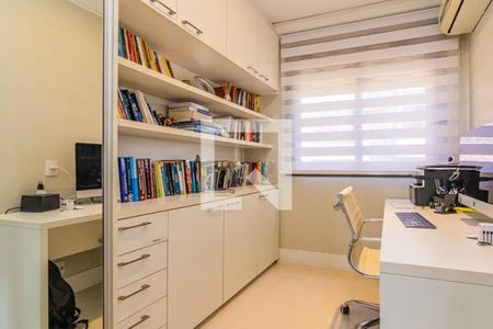 Apartamento à venda com 329m², 3 quartos e 3 vagasEscritório