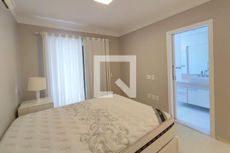 Casa de condomínio à venda com 351m², 3 quartos e 4 vagas Casa de condomínio à venda com 351m², 3 quartos e 4 vagasQuarto Suíte 2