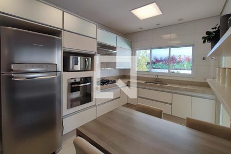 Casa de condomínio à venda com 351m², 3 quartos e 4 vagas Casa de condomínio à venda com 351m², 3 quartos e 4 vagasCozinha