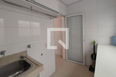 Casa de condomínio à venda com 351m², 3 quartos e 4 vagas Casa de condomínio à venda com 351m², 3 quartos e 4 vagasÁrea de Serviço