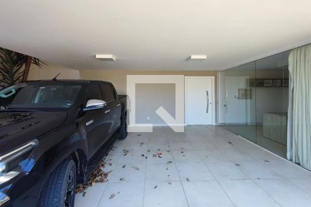 Casa de condomínio à venda com 351m², 3 quartos e 4 vagas Casa de condomínio à venda com 351m², 3 quartos e 4 vagasGaragem