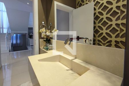 Casa de condomínio à venda com 351m², 3 quartos e 4 vagas Casa de condomínio à venda com 351m², 3 quartos e 4 vagasLavabo