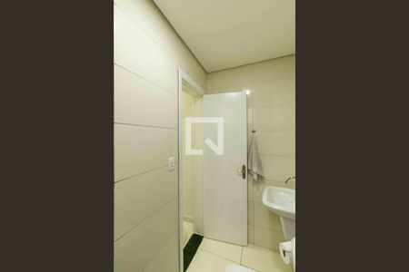 Casa para alugar com 300m², 4 quartos e 3 vagas Casa para alugar com 300m², 4 quartos e 3 vagasBanheiro Social 2