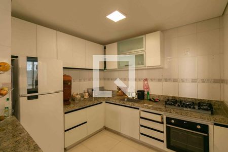 Casa para alugar com 300m², 4 quartos e 3 vagas Casa para alugar com 300m², 4 quartos e 3 vagasCozinha
