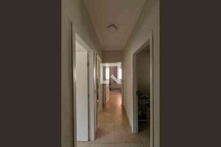 Casa para alugar com 300m², 4 quartos e 3 vagas Casa para alugar com 300m², 4 quartos e 3 vagasCorredor