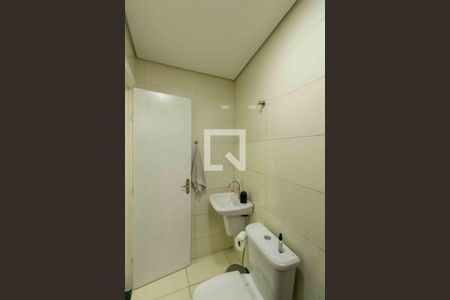 Casa para alugar com 300m², 4 quartos e 3 vagas Casa para alugar com 300m², 4 quartos e 3 vagasBanheiro Social 2
