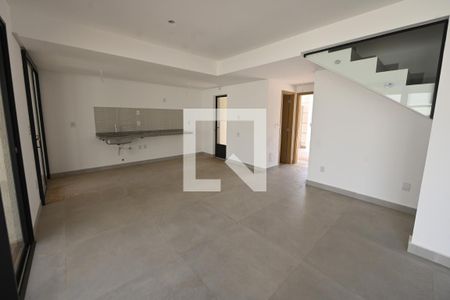 Casa de condomínio para alugar com 181m², 4 quartos e 2 vagas Casa de condomínio para alugar com 181m², 4 quartos e 2 vagasSala