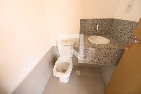 Casa de condomínio para alugar com 181m², 4 quartos e 2 vagas Casa de condomínio para alugar com 181m², 4 quartos e 2 vagasLavabo