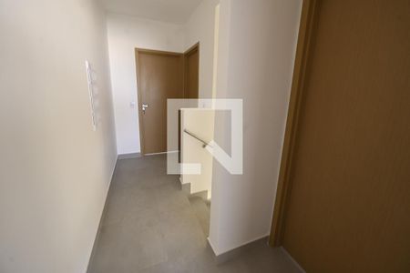 Casa de condomínio para alugar com 181m², 4 quartos e 2 vagas Casa de condomínio para alugar com 181m², 4 quartos e 2 vagasCorredor