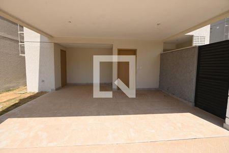 Casa de condomínio para alugar com 181m², 4 quartos e 2 vagas Casa de condomínio para alugar com 181m², 4 quartos e 2 vagasÁrea externa