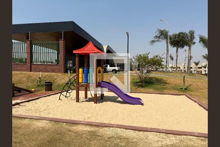 Casa de condomínio para alugar com 181m², 4 quartos e 2 vagas Casa de condomínio para alugar com 181m², 4 quartos e 2 vagasÁrea comum
