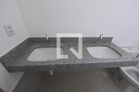Casa de condomínio para alugar com 181m², 4 quartos e 2 vagas Casa de condomínio para alugar com 181m², 4 quartos e 2 vagasBanheiro Quarto