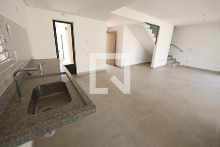 Casa de condomínio para alugar com 181m², 4 quartos e 2 vagas Casa de condomínio para alugar com 181m², 4 quartos e 2 vagasCozinha