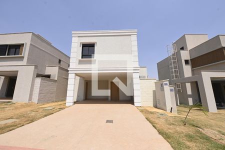 Casa de condomínio para alugar com 181m², 4 quartos e 2 vagas Casa de condomínio para alugar com 181m², 4 quartos e 2 vagasÁrea externa