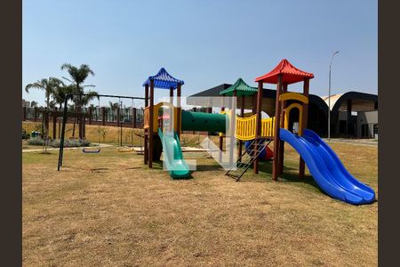 Casa de condomínio para alugar com 181m², 4 quartos e 2 vagas Casa de condomínio para alugar com 181m², 4 quartos e 2 vagasÁrea comum