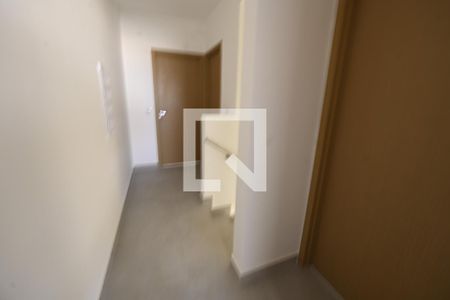 Casa de condomínio para alugar com 181m², 4 quartos e 2 vagas Casa de condomínio para alugar com 181m², 4 quartos e 2 vagasCorredor