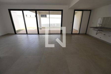 Casa de condomínio para alugar com 181m², 4 quartos e 2 vagas Casa de condomínio para alugar com 181m², 4 quartos e 2 vagasSala