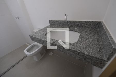 Casa de condomínio para alugar com 181m², 4 quartos e 2 vagas Casa de condomínio para alugar com 181m², 4 quartos e 2 vagasBanheiro Quarto 2