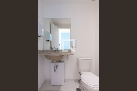 Banheiro de kitnet/studio para alugar com 1 quarto, 23m² em Sé, São Paulo