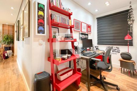 Apartamento à venda com 130m², 3 quartos e 2 vagasEscritório