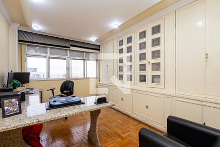 Apartamento à venda com 252m², 4 quartos e 3 vagasEscritório