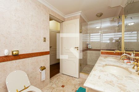 Apartamento à venda com 252m², 4 quartos e 3 vagasBanheiro da Suíte 1