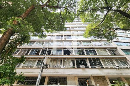 Apartamento para alugar com 79m², 2 quartos e 1 vagaFachada