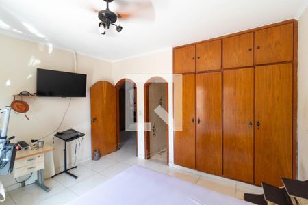 Casa à venda com 236m², 3 quartos e 4 vagas Casa à venda com 236m², 3 quartos e 4 vagasSuíte