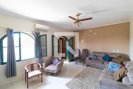 Casa à venda com 236m², 3 quartos e 4 vagas Casa à venda com 236m², 3 quartos e 4 vagasSalas