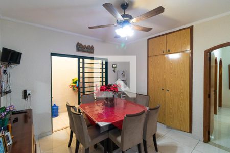 Casa à venda com 236m², 3 quartos e 4 vagas Casa à venda com 236m², 3 quartos e 4 vagasCopa