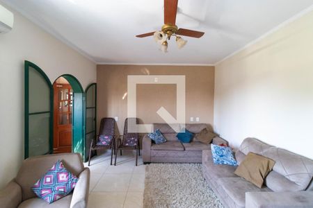 Casa à venda com 236m², 3 quartos e 4 vagas Casa à venda com 236m², 3 quartos e 4 vagasSalas