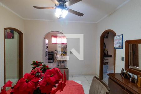 Casa à venda com 236m², 3 quartos e 4 vagas Casa à venda com 236m², 3 quartos e 4 vagasCopa