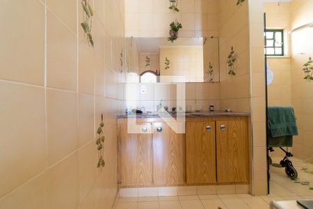 Casa à venda com 236m², 3 quartos e 4 vagas Casa à venda com 236m², 3 quartos e 4 vagasBanheiro da suíte