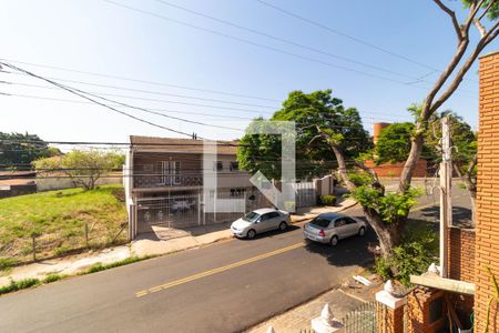 Casa à venda com 236m², 3 quartos e 4 vagas Casa à venda com 236m², 3 quartos e 4 vagasVista da Sacada da Suíte