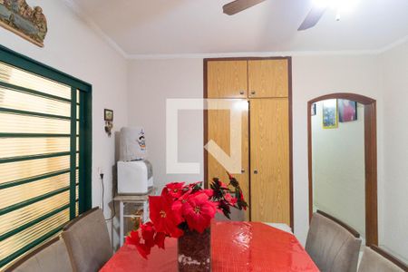 Casa à venda com 236m², 3 quartos e 4 vagas Casa à venda com 236m², 3 quartos e 4 vagasCopa