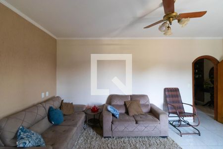 Casa à venda com 236m², 3 quartos e 4 vagas Casa à venda com 236m², 3 quartos e 4 vagasSalas