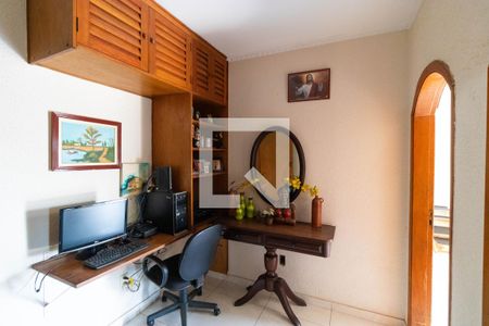 Casa à venda com 236m², 3 quartos e 4 vagas Casa à venda com 236m², 3 quartos e 4 vagasEscritório