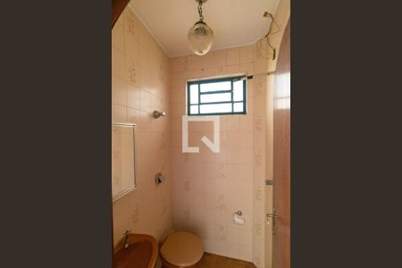 Casa à venda com 236m², 3 quartos e 4 vagas Casa à venda com 236m², 3 quartos e 4 vagasBanheiro de serviço