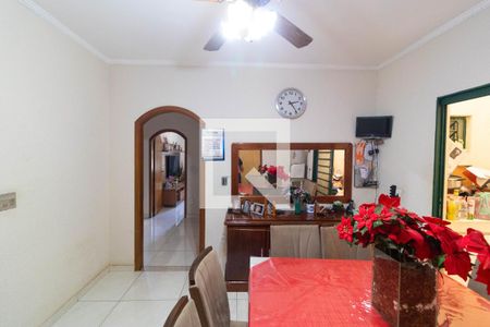 Casa à venda com 236m², 3 quartos e 4 vagas Casa à venda com 236m², 3 quartos e 4 vagasCopa