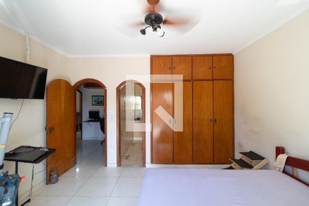 Casa à venda com 236m², 3 quartos e 4 vagas Casa à venda com 236m², 3 quartos e 4 vagasSuíte