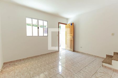 Sala de casa de condomínio para alugar com 2 quartos, 60m² em Cidade Líder, São Paulo