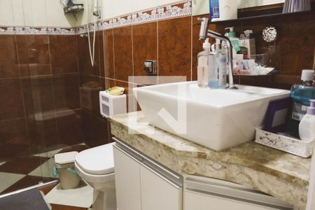 Casa à venda com 145m², 3 quartos e 3 vagasBanheiro