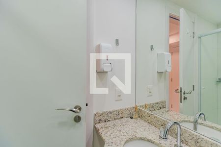 Banheiro de kitnet/studio à venda com 1 quarto, 39m² em Partenon, Porto Alegre