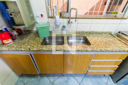 Casa à venda com 309m², 5 quartos e 3 vagasCozinha