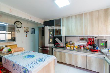 Casa à venda com 309m², 5 quartos e 3 vagasCasa 2 - Cozinha