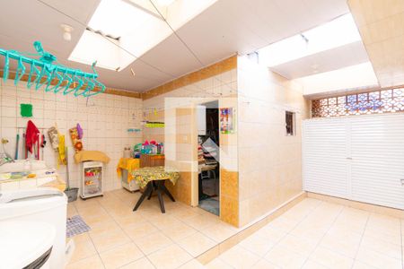 Casa à venda com 309m², 5 quartos e 3 vagasCasa 2 - Área de Serviço