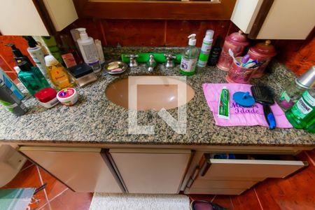 Casa à venda com 309m², 5 quartos e 3 vagasCasa 2 - Banheiro da Suíte