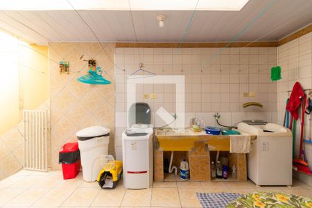 Casa à venda com 309m², 5 quartos e 3 vagasCasa 2 - Área de Serviço