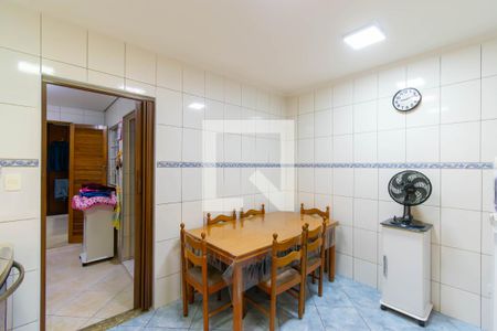 Casa à venda com 309m², 5 quartos e 3 vagasCozinha